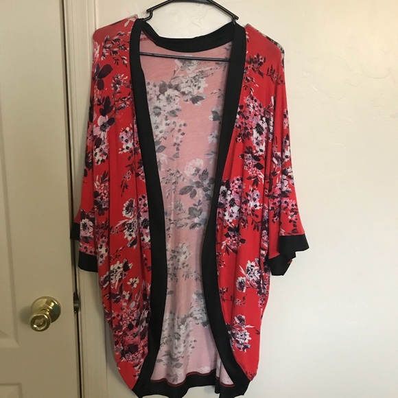 Tops - Red Floral Kimono Top XL/XXL